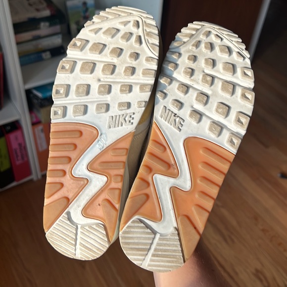 ✨RARE✨ Nike Air Max 90/1 Athletic Shoes 'WHEAT GOLD / GUAVA ICE’ Women's Size 6 - Picture 8 of 10